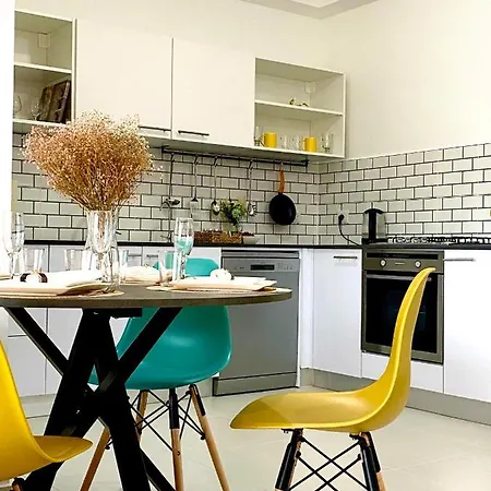 • Spacious Apartment In Trendy Akko/Acre • Exterior photo