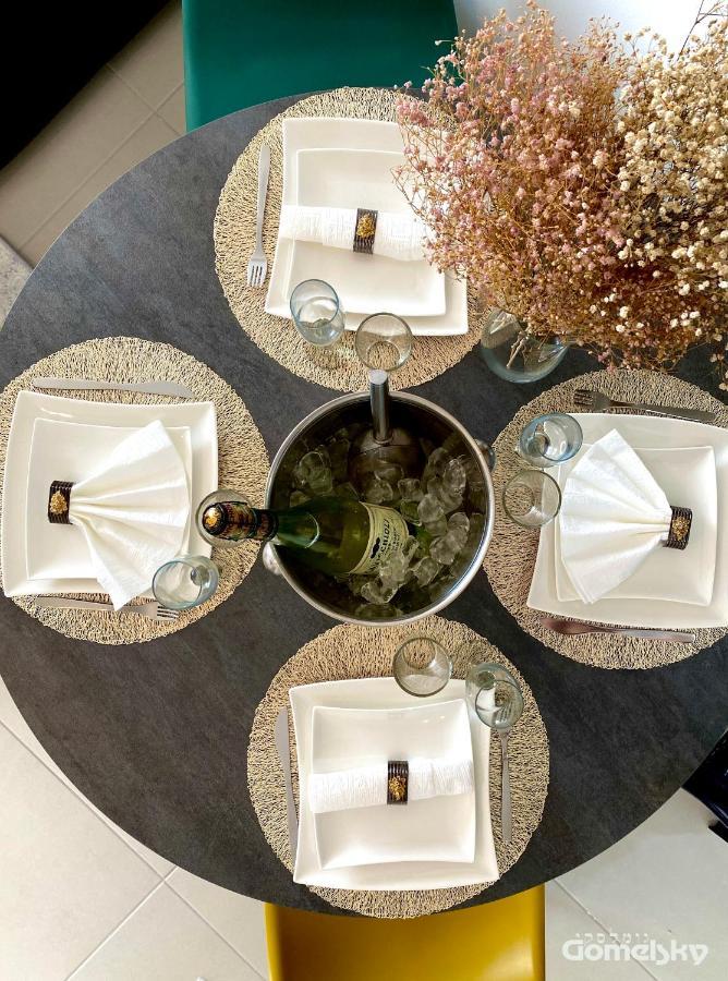 • Spacious In Trendy Akko/acre • Akkon